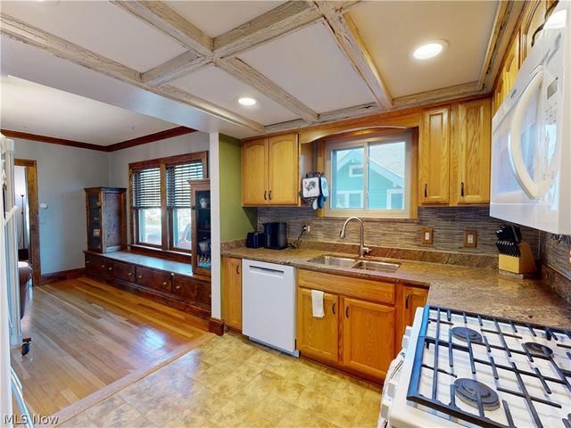 2151 Overbrook Avenue, Lakewood, OH 44107