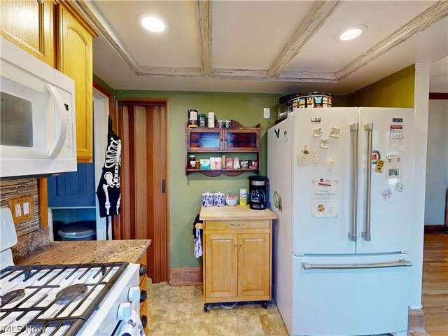 2151 Overbrook Avenue, Lakewood, OH 44107