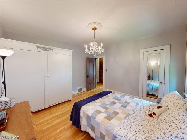 2151 Overbrook Avenue, Lakewood, OH 44107