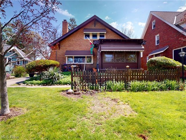 2151 Overbrook Avenue, Lakewood, OH 44107