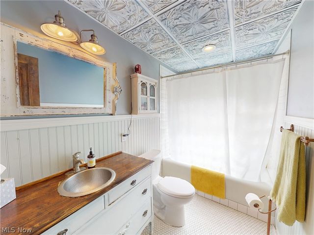 2151 Overbrook Avenue, Lakewood, OH 44107