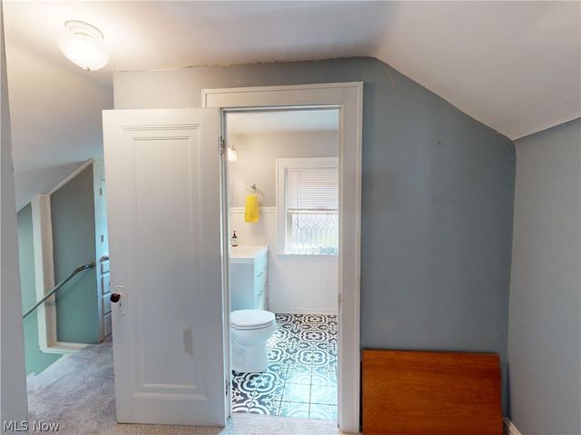 2151 Overbrook Avenue, Lakewood, OH 44107