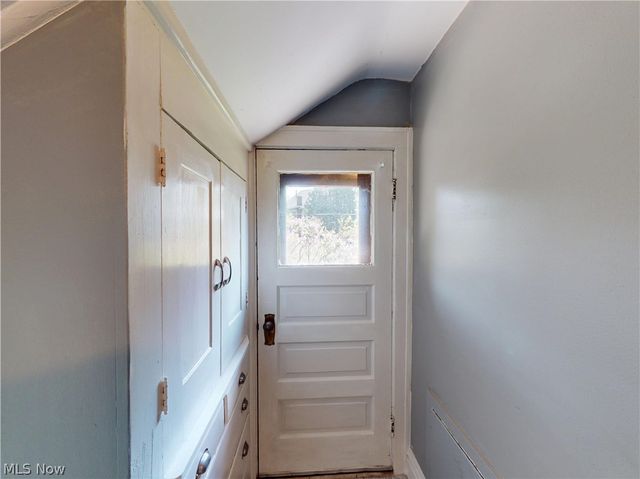 2151 Overbrook Avenue, Lakewood, OH 44107