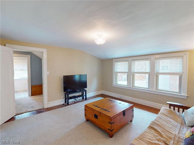 2151 Overbrook Avenue, Lakewood, OH 44107