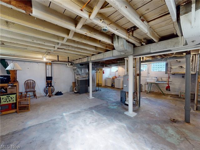 2151 Overbrook Avenue, Lakewood, OH 44107