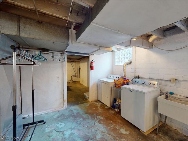 2151 Overbrook Avenue, Lakewood, OH 44107