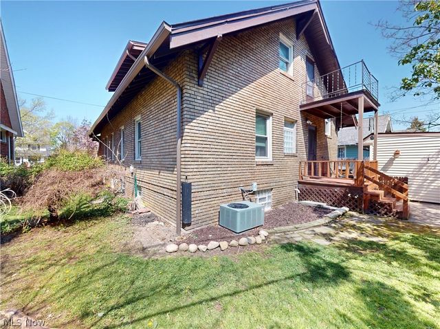 2151 Overbrook Avenue, Lakewood, OH 44107