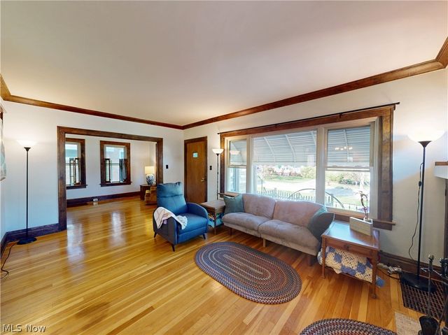 2151 Overbrook Avenue, Lakewood, OH 44107