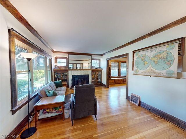 2151 Overbrook Avenue, Lakewood, OH 44107