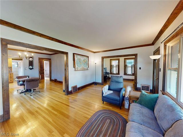 2151 Overbrook Avenue, Lakewood, OH 44107