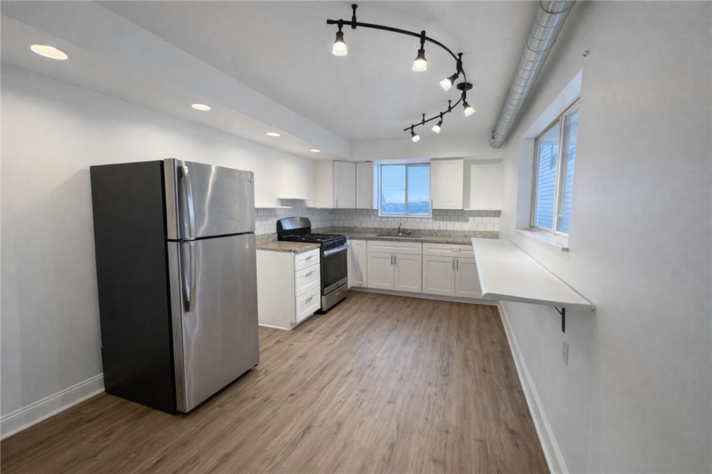 1921 Shamokin St, South Side, PA 15203