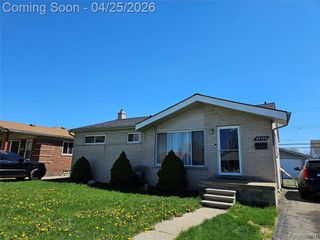 25154 Huron Street, Roseville, MI 48066