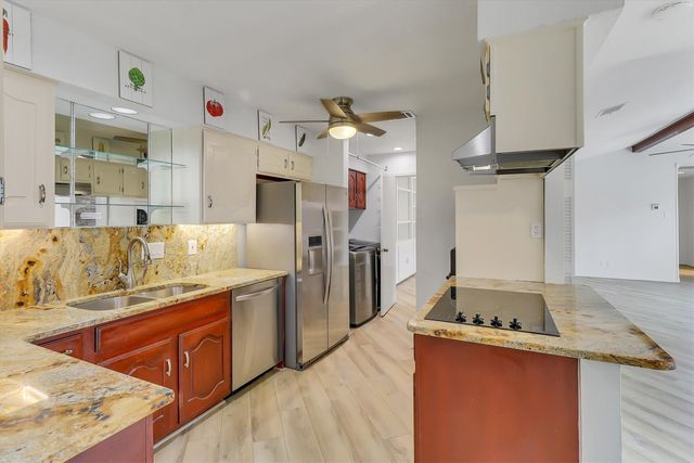 3132 San Sebastian Drive, Carrollton, TX 75006