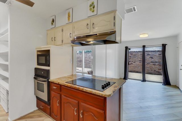 3132 San Sebastian Drive, Carrollton, TX 75006