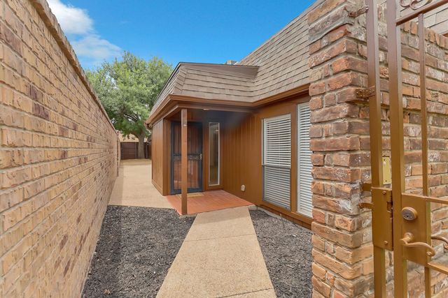 3132 San Sebastian Drive, Carrollton, TX 75006