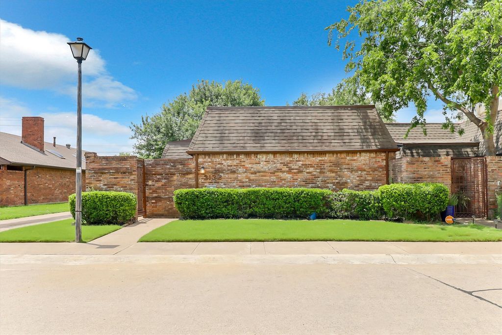 3132 San Sebastian Drive, Carrollton, TX 75006