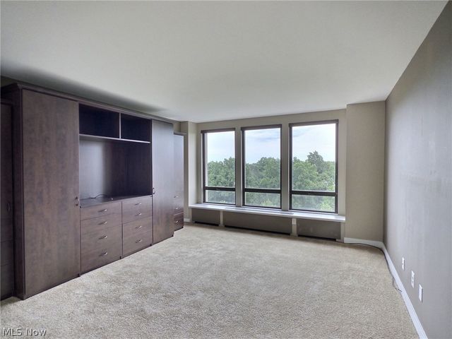 1 Bratenahl Place 802, Bratenahl, OH 44108