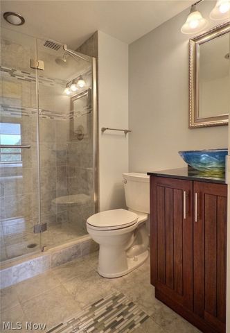 1 Bratenahl Place 802, Bratenahl, OH 44108
