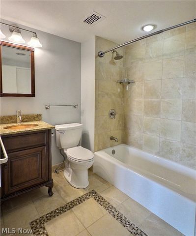 1 Bratenahl Place 802, Bratenahl, OH 44108
