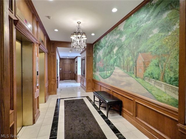 1 Bratenahl Place 802, Bratenahl, OH 44108