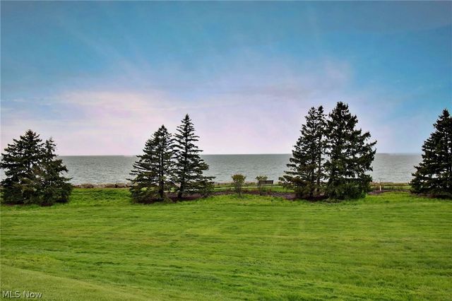 1 Bratenahl Place 802, Bratenahl, OH 44108