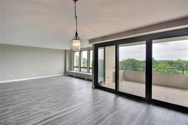 1 Bratenahl Place 802, Bratenahl, OH 44108