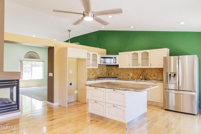 5016 Colina Court, Sparks, NV 89436