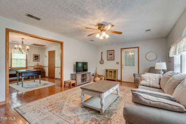 122 Margo Drive, Johnson City, TN 37601