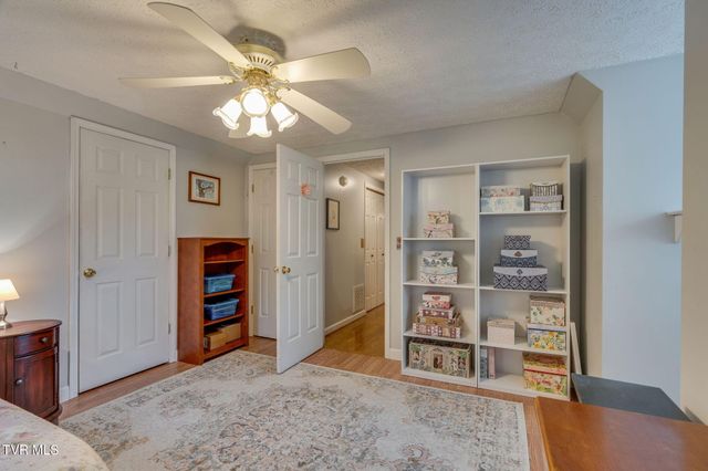 122 Margo Drive, Johnson City, TN 37601