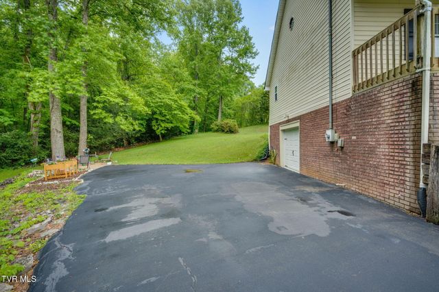 122 Margo Drive, Johnson City, TN 37601