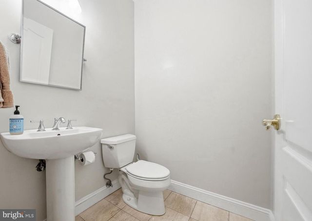 58 BORTONS RD, Marlton, NJ 08053