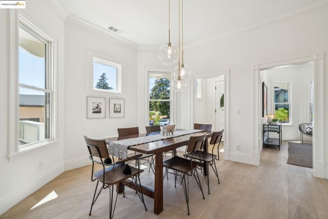 4440 Howe St, Oakland, CA 94611