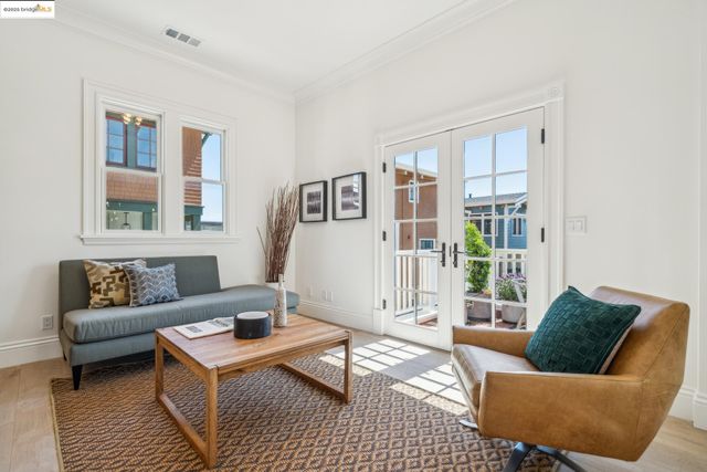 4440 Howe St, Oakland, CA 94611