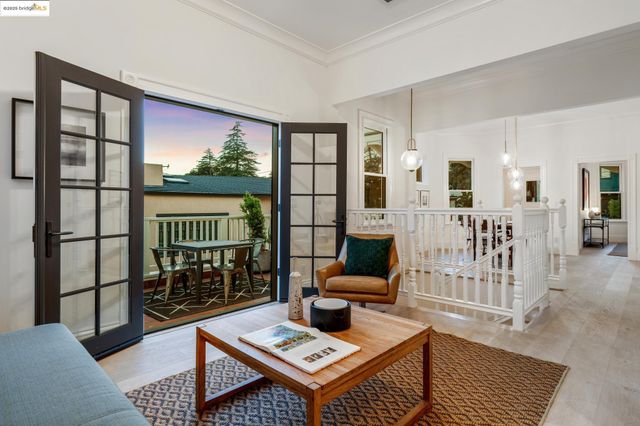 4440 Howe St, Oakland, CA 94611