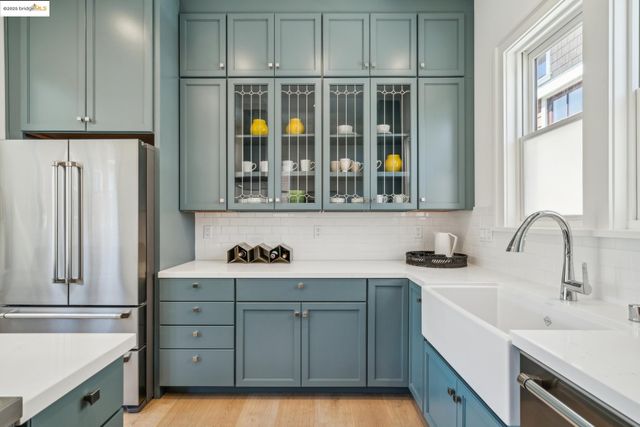 4440 Howe St, Oakland, CA 94611