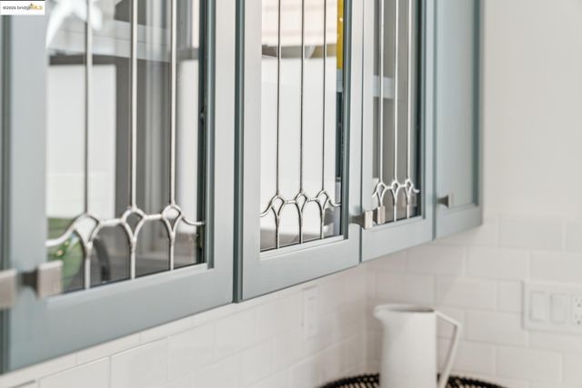 4440 Howe St, Oakland, CA 94611