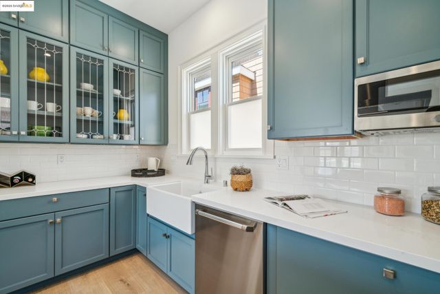 4440 Howe St, Oakland, CA 94611