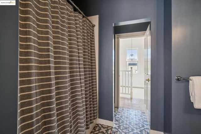 4440 Howe St, Oakland, CA 94611