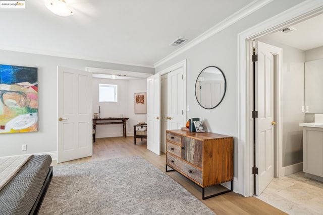 4440 Howe St, Oakland, CA 94611