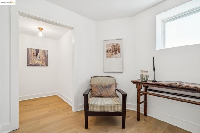 4440 Howe St, Oakland, CA 94611