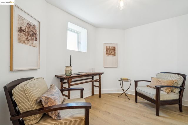 4440 Howe St, Oakland, CA 94611