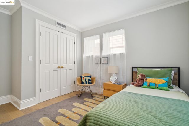 4440 Howe St, Oakland, CA 94611