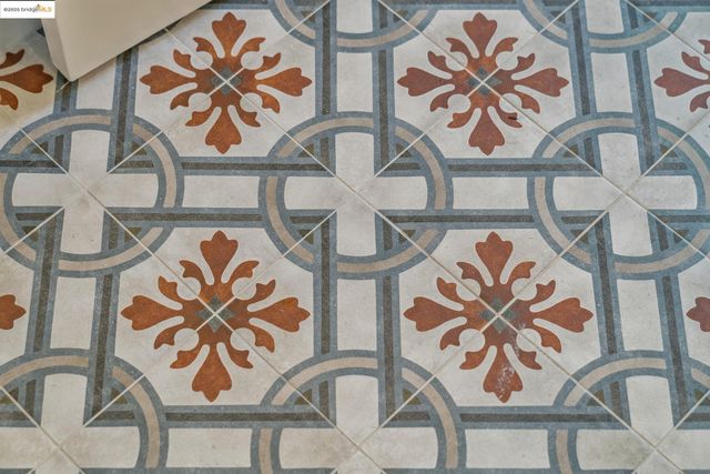 4440 Howe St, Oakland, CA 94611