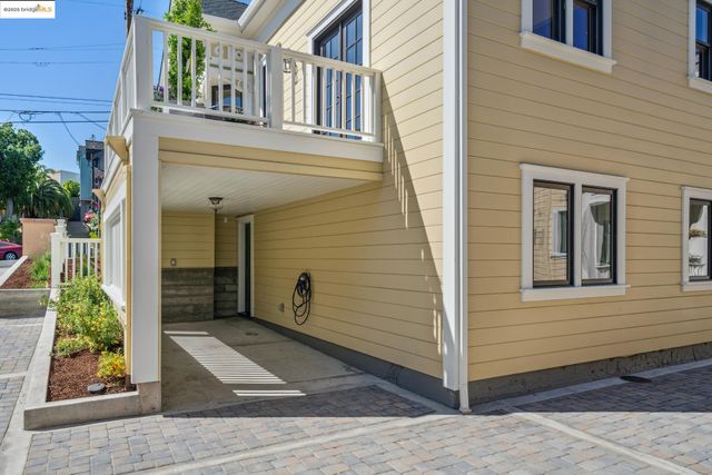 4440 Howe St, Oakland, CA 94611