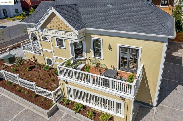 4440 Howe St, Oakland, CA 94611