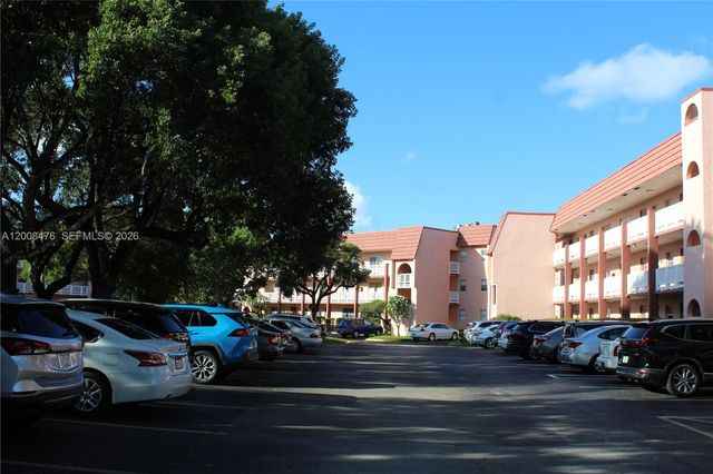 9480 Sunrise Lakes Blvd 204, Sunrise, FL 33322