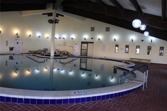 9480 Sunrise Lakes Blvd 204, Sunrise, FL 33322