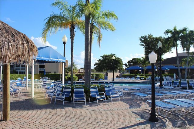 9480 Sunrise Lakes Blvd 204, Sunrise, FL 33322