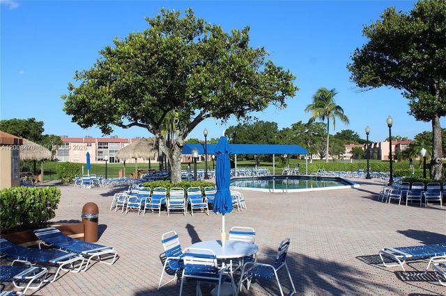 9480 Sunrise Lakes Blvd 204, Sunrise, FL 33322