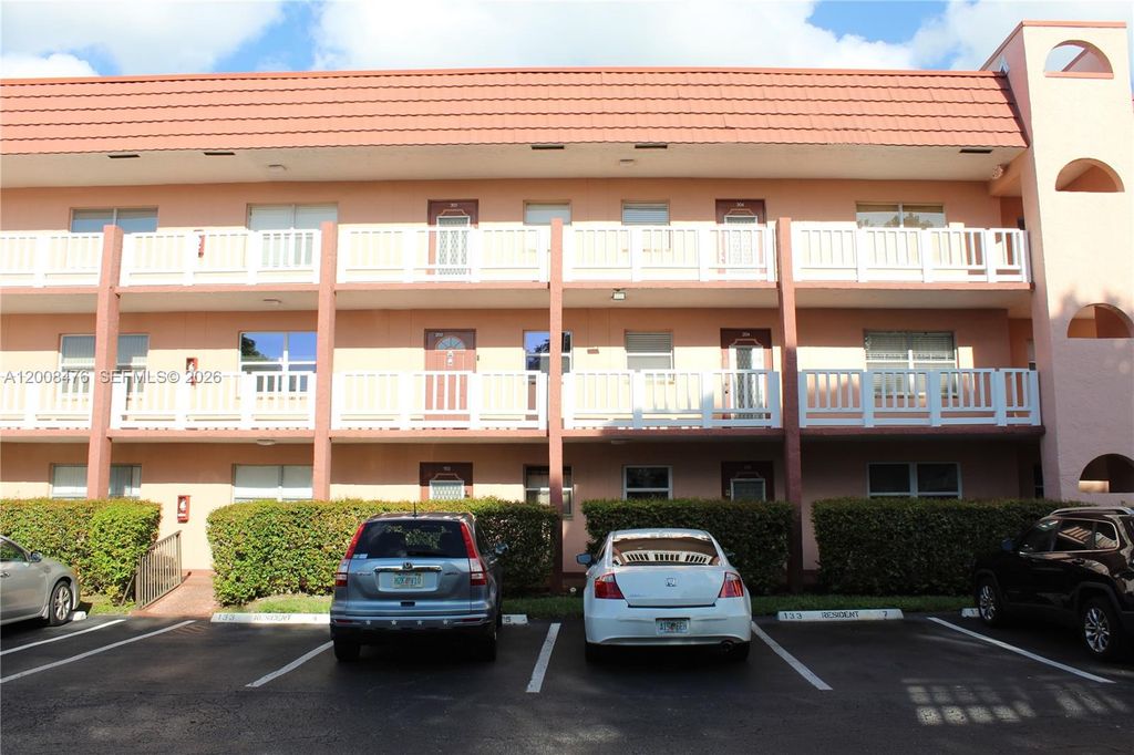9480 Sunrise Lakes Blvd 204, Sunrise, FL 33322